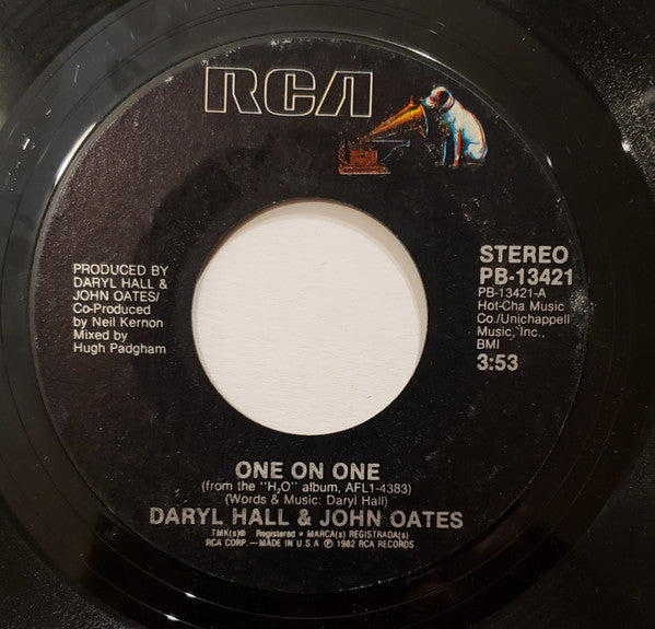 Daryl Hall & John Oates : One On One (7", Single, Styrene)