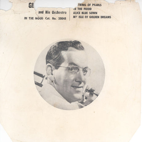 Glenn Miller And His Orchestra : A String Of Pearls (7", EP, Mono)