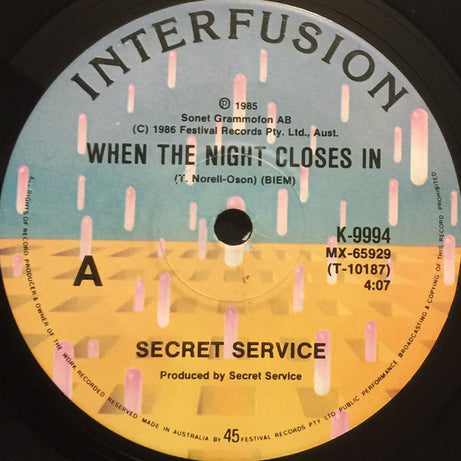 Secret Service : When The Night Closes In (7", Single)