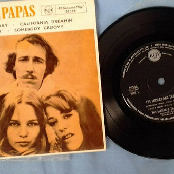 The Mamas & The Papas : Monday, Monday / Got A Feelin' / California Dreamin' / Somebody Groovy (7", EP)