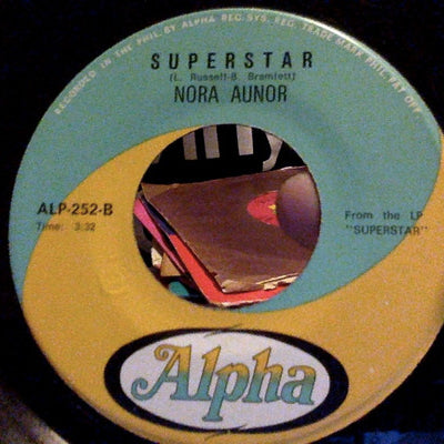 Nora Aunor : Pearly Shells (7")