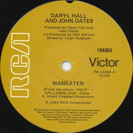 Daryl Hall + John Oates* : Maneater (7", Single)