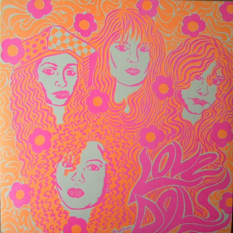 Love Dolls : Rock In The Sea (7", Pin)