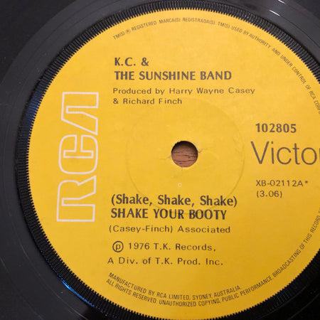 K.C. & The Sunshine Band* : (Shake, Shake, Shake) Shake Your Booty (7", Single, Yel)