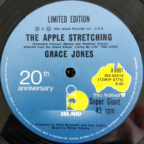 Grace Jones : Nipple To The Bottle / The Apple Stretching (12", Single, Ltd)