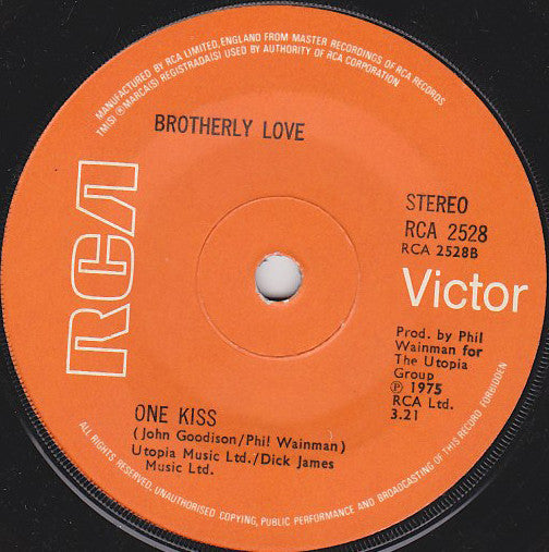 Brotherly Love (2) : Little Town Flirt (7", Single)