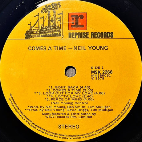 Neil Young : Comes A Time (LP, Album, Con)