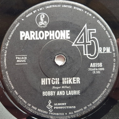 Bobby And Laurie : Hitch Hiker (7", Single)