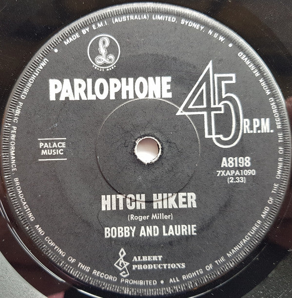 Bobby And Laurie : Hitch Hiker (7", Single)