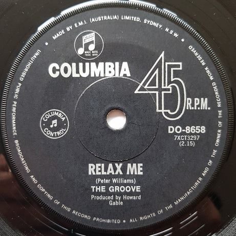 The Groove (3) : Relax Me (7", Single)