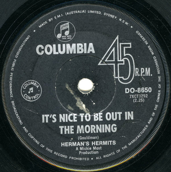 Herman's Hermits : Something's Happening  / It's Nice To Be Out In The Morning (7", Single)