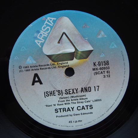 Stray Cats : (She's) Sexy + 17 (7", Single, Ltd)