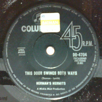 Herman's Hermits : This Door Swings Both Ways (7", Single)