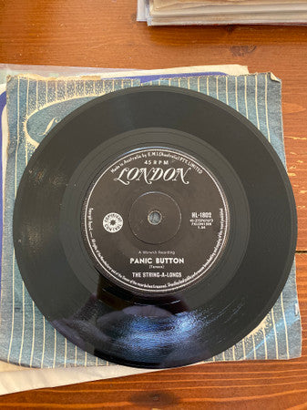 The String-A-Longs : Brass Buttons (7", Single)